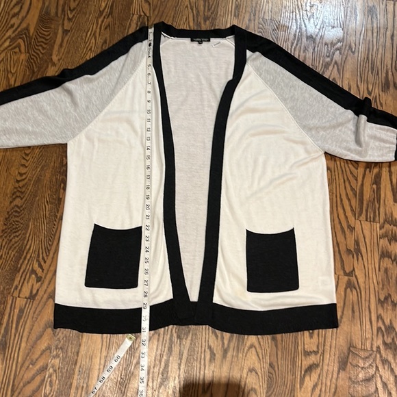 Cardigan - light and airy with block colours - Picture 7 of 8